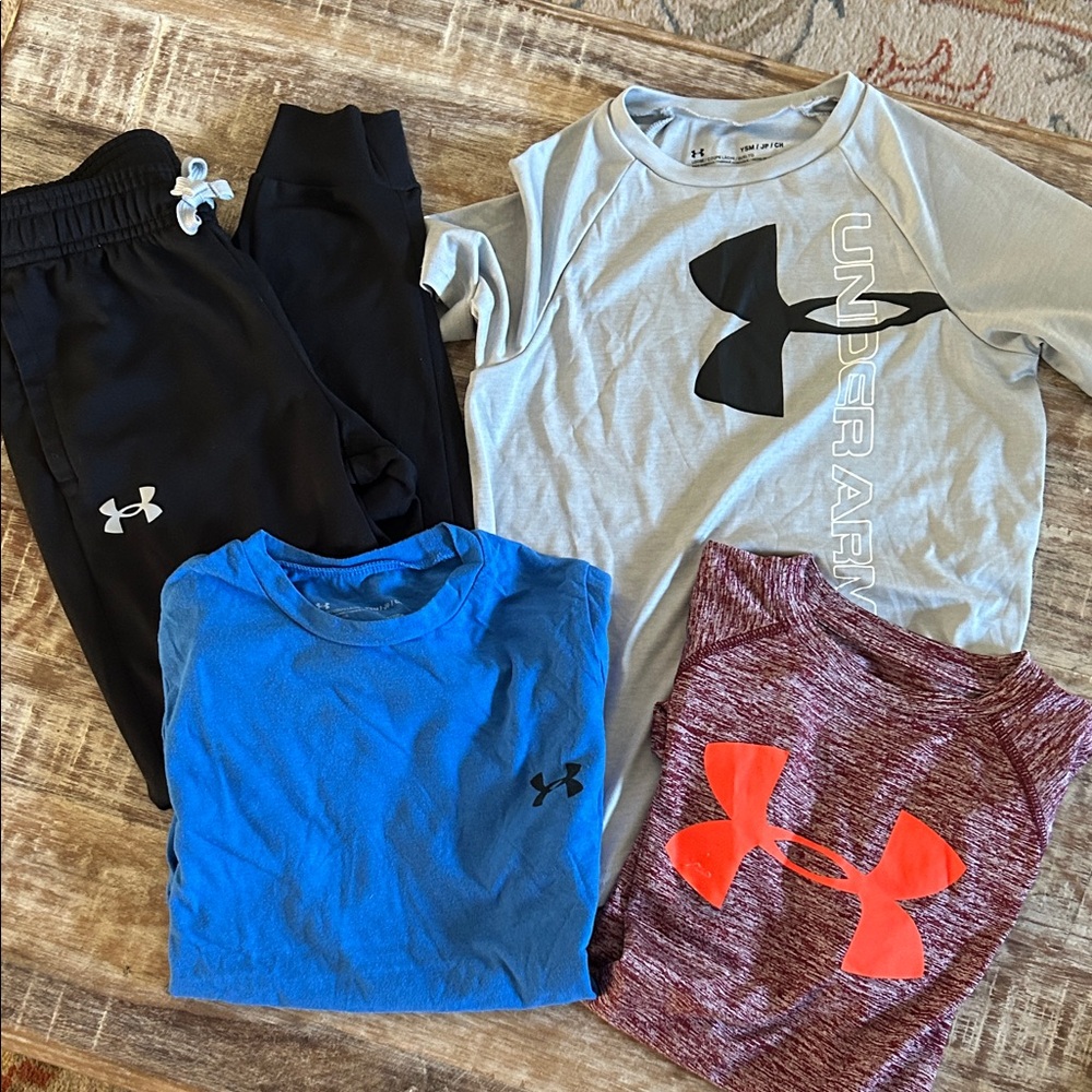 Under Armour boys lot- size small
